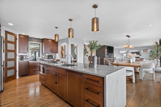 13464 N Lakewood DRIVE, Mequon, WI 53097