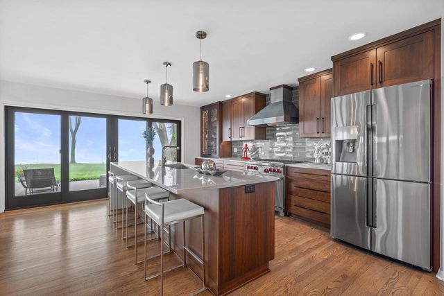 13464 N Lakewood DRIVE, Mequon, WI 53097