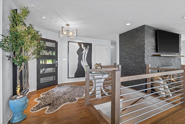 13464 N Lakewood DRIVE, Mequon, WI 53097
