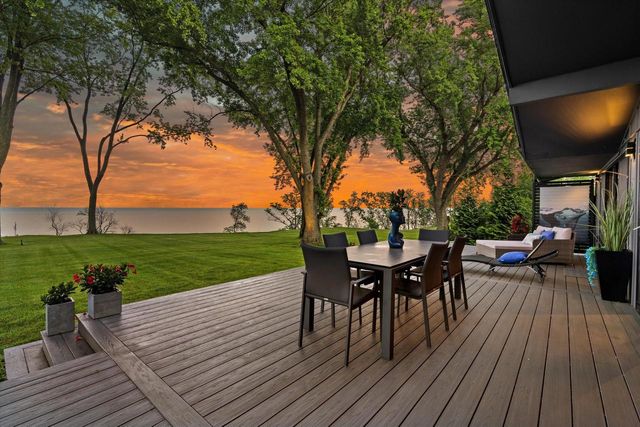 13464 N Lakewood DRIVE, Mequon, WI 53097