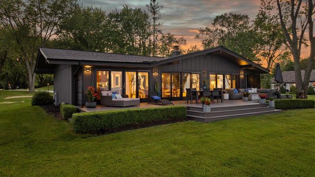 13464 N Lakewood DRIVE, Mequon, WI 53097