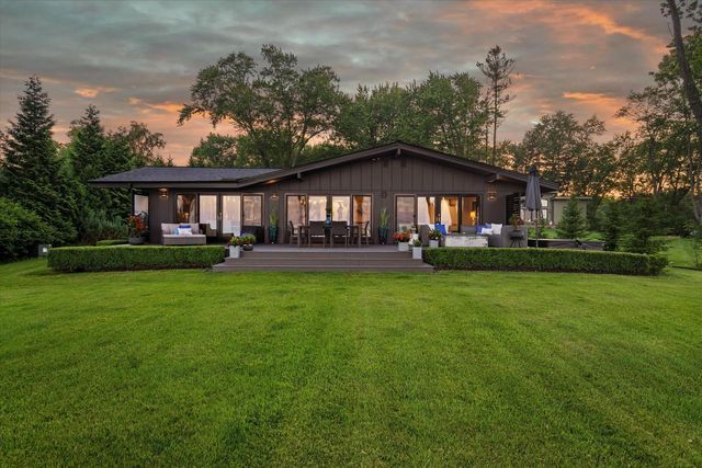 13464 N Lakewood DRIVE, Mequon, WI 53097