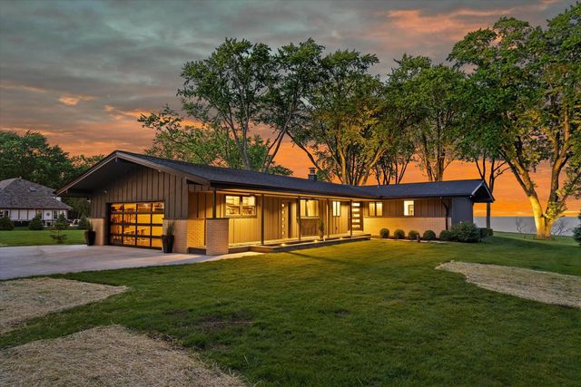 13464 N Lakewood DRIVE, Mequon, WI 53097