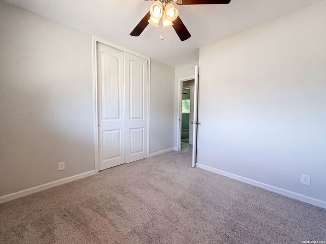 102 DARTMOOR DR, Schertz, TX 78154
