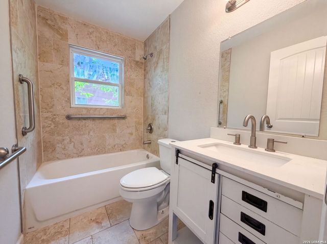 102 DARTMOOR DR, Schertz, TX 78154
