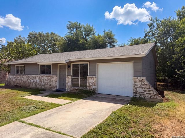 102 DARTMOOR DR, Schertz, TX 78154