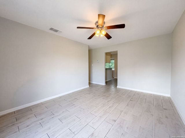 102 DARTMOOR DR, Schertz, TX 78154