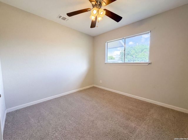 102 DARTMOOR DR, Schertz, TX 78154