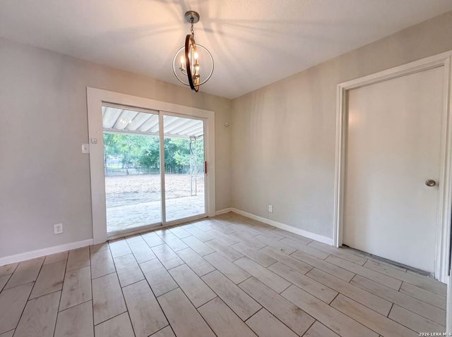 102 DARTMOOR DR, Schertz, TX 78154