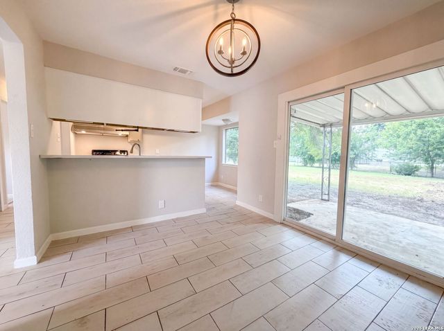 102 DARTMOOR DR, Schertz, TX 78154