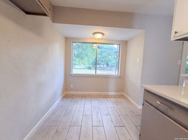 102 DARTMOOR DR, Schertz, TX 78154