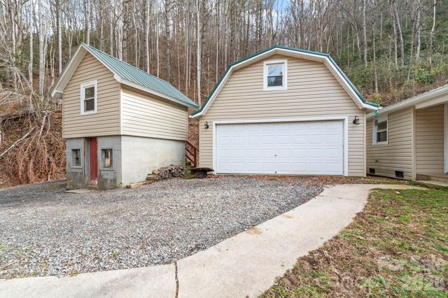 16180 US Hwy 19W Highway, Green Mountain, NC 28740