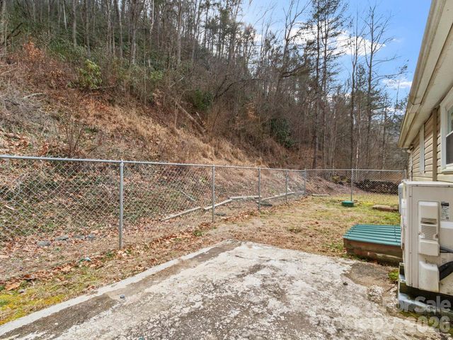 16180 US Hwy 19W Highway, Green Mountain, NC 28740