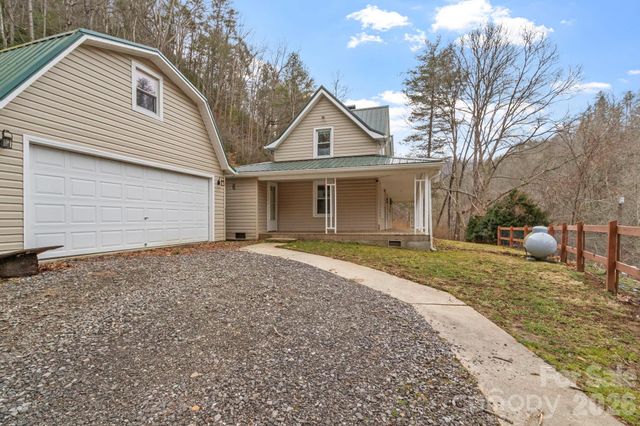 16180 US Hwy 19W Highway, Green Mountain, NC 28740