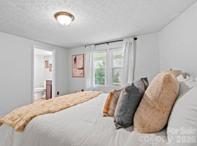 16180 US Hwy 19W Highway, Green Mountain, NC 28740