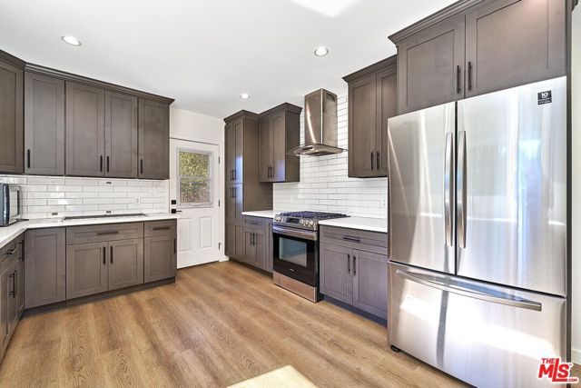 6443 Columbus Avenue, Van Nuys (los Angeles), CA 91411