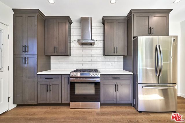 6443 Columbus Avenue, Van Nuys (los Angeles), CA 91411