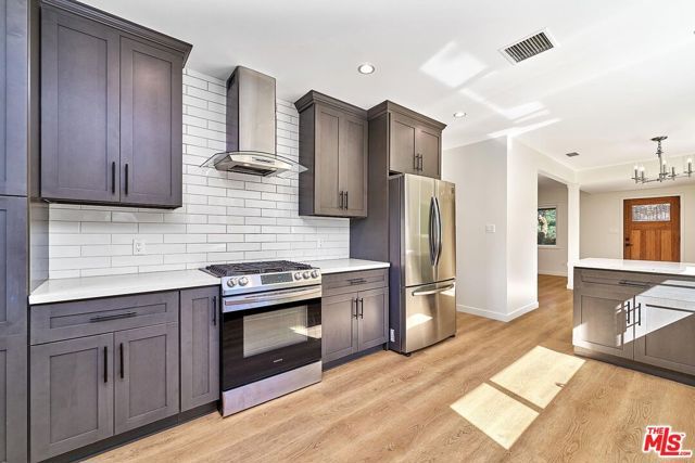 6443 Columbus Avenue, Van Nuys (los Angeles), CA 91411