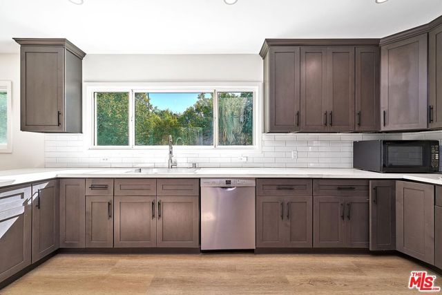 6443 Columbus Avenue, Van Nuys (los Angeles), CA 91411