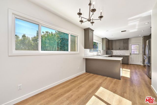 6443 Columbus Avenue, Van Nuys (los Angeles), CA 91411