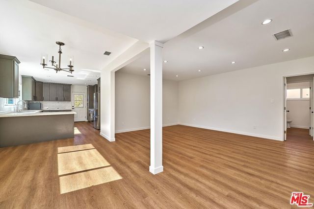 6443 Columbus Avenue, Van Nuys (los Angeles), CA 91411
