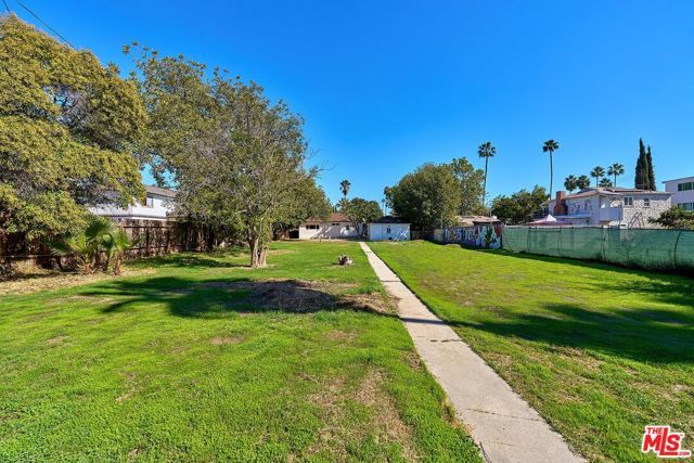 6443 Columbus Avenue, Van Nuys (los Angeles), CA 91411