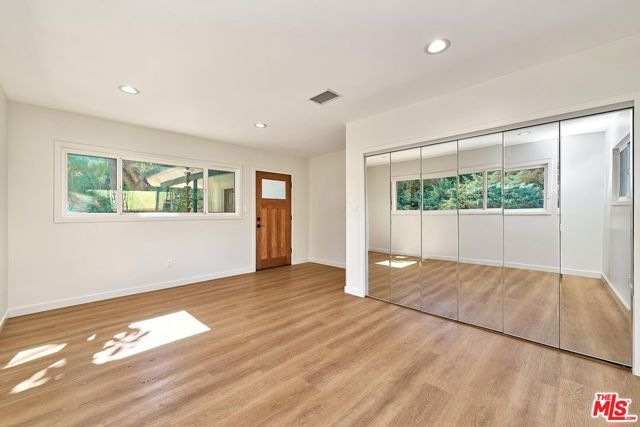 6443 Columbus Avenue, Van Nuys (los Angeles), CA 91411