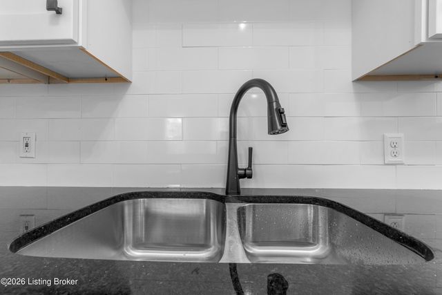 409 W Gaulbert Ave 301, Louisville, KY 40208