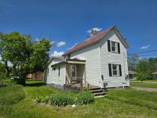 323 Ferry Avenue, Pontiac City, MI 48341