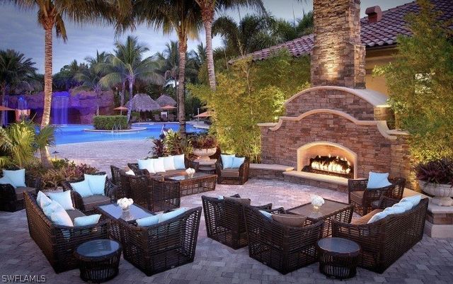 8411 Mallow LN, Naples, FL 34113