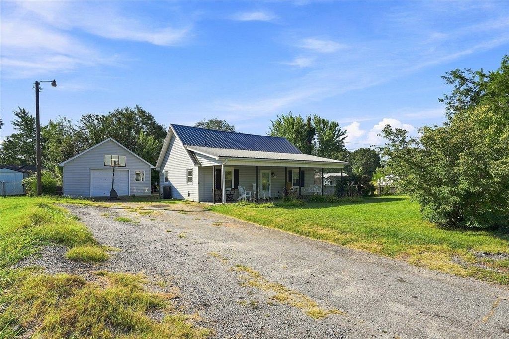 1051 Ezell Road, Chesnee, SC 29323
