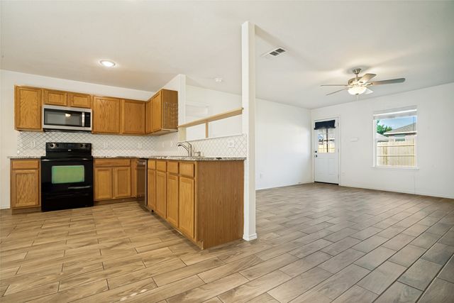 9005 Navigation Drive, Fort Worth, TX 76179