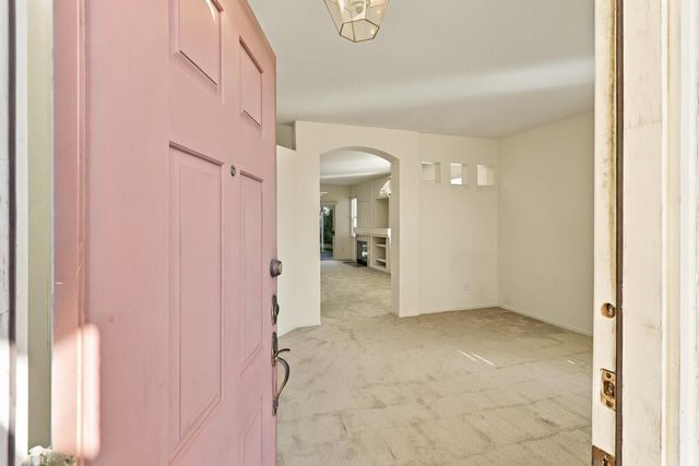 9205 Irish Gold Way, Sacramento, CA 95826