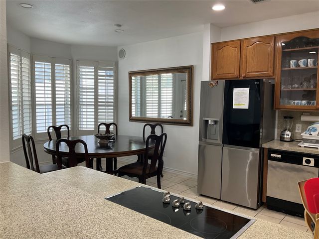 2206 N Carroll Avenue, Dallas, TX 75204