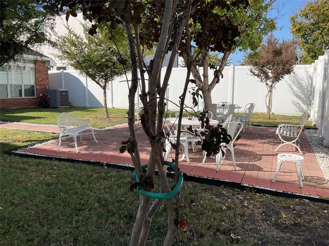 2206 N Carroll Avenue, Dallas, TX 75204