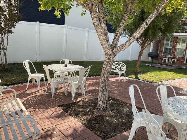 2206 N Carroll Avenue, Dallas, TX 75204