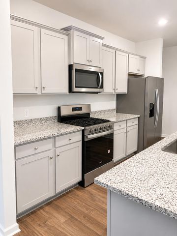 712 Long Bluff Road, Summerville, SC 29486