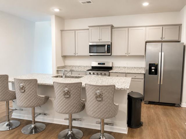 712 Long Bluff Road, Summerville, SC 29486
