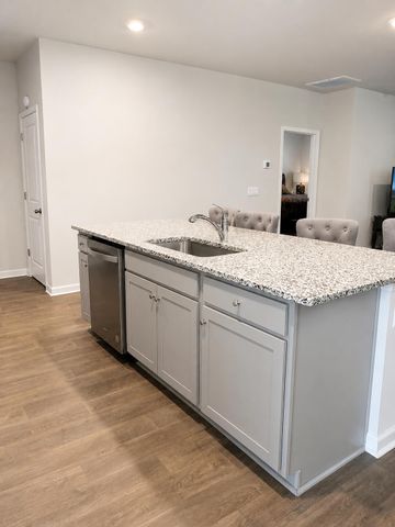 712 Long Bluff Road, Summerville, SC 29486