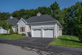 30 Holly Lane 30, Dracut, MA 01826