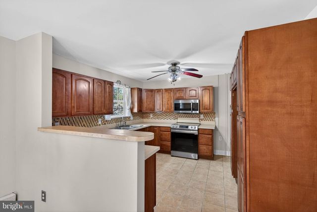 3797 CHESTNUT RD, Alburtis, PA 18011