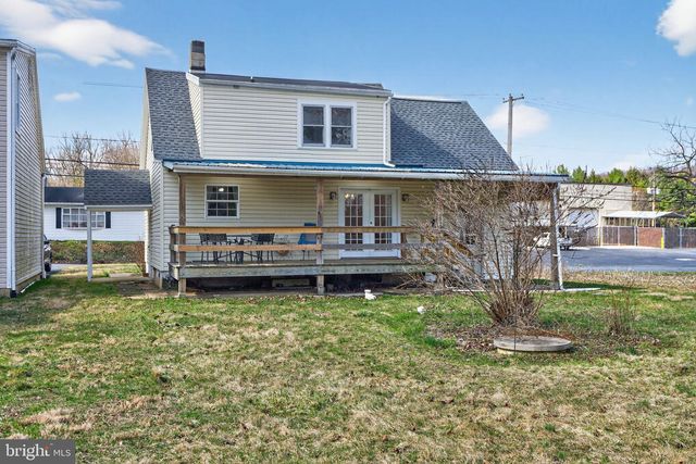 3797 CHESTNUT RD, Alburtis, PA 18011