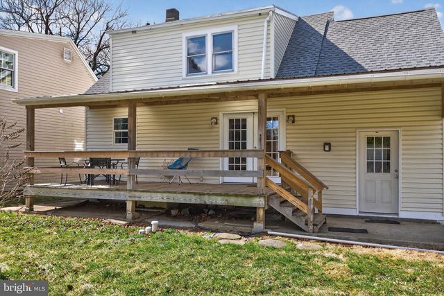 3797 CHESTNUT RD, Alburtis, PA 18011