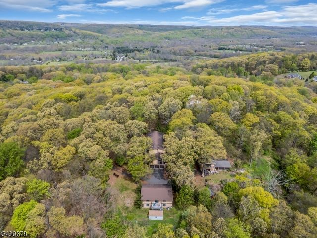 14 Beaver Brook Dr, Washington Twp., NJ 07853