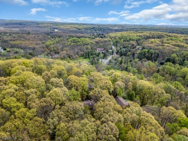 14 Beaver Brook Dr, Washington Twp., NJ 07853