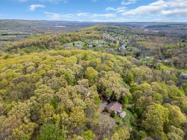 14 Beaver Brook Dr, Washington Twp., NJ 07853