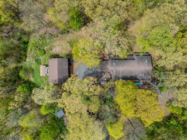 14 Beaver Brook Dr, Washington Twp., NJ 07853