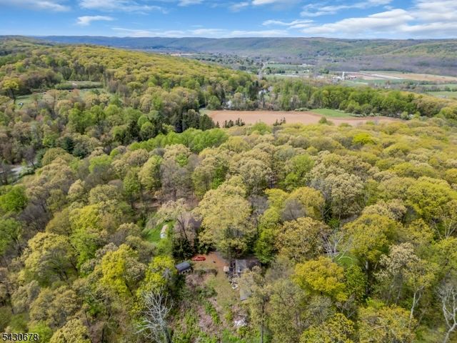 14 Beaver Brook Dr, Washington Twp., NJ 07853
