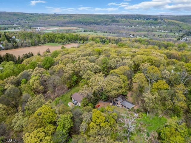 14 Beaver Brook Dr, Washington Twp., NJ 07853