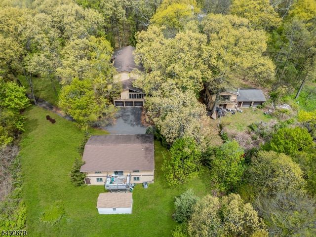 14 Beaver Brook Dr, Washington Twp., NJ 07853